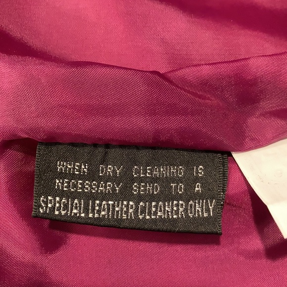 Vintage 1980's Wilson Leather Fuchsia Suede Pencil Skirt - Picture 8 of 11